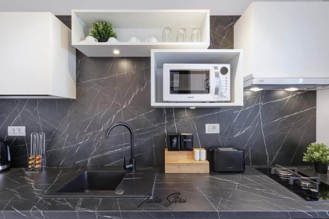 Government Deluxe Studio By Magic Apartments ブカレスト エクステリア 写真